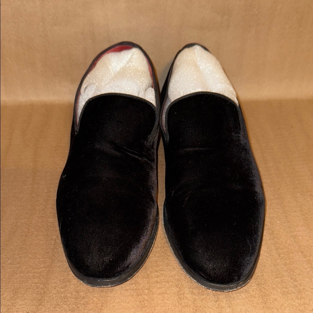 Magnanni Black Loafers Luxurious Slip-Ons
